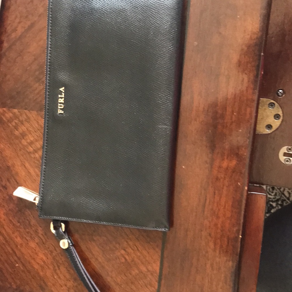 Furla Italia XL Leather Envelope Wallet Wristlet